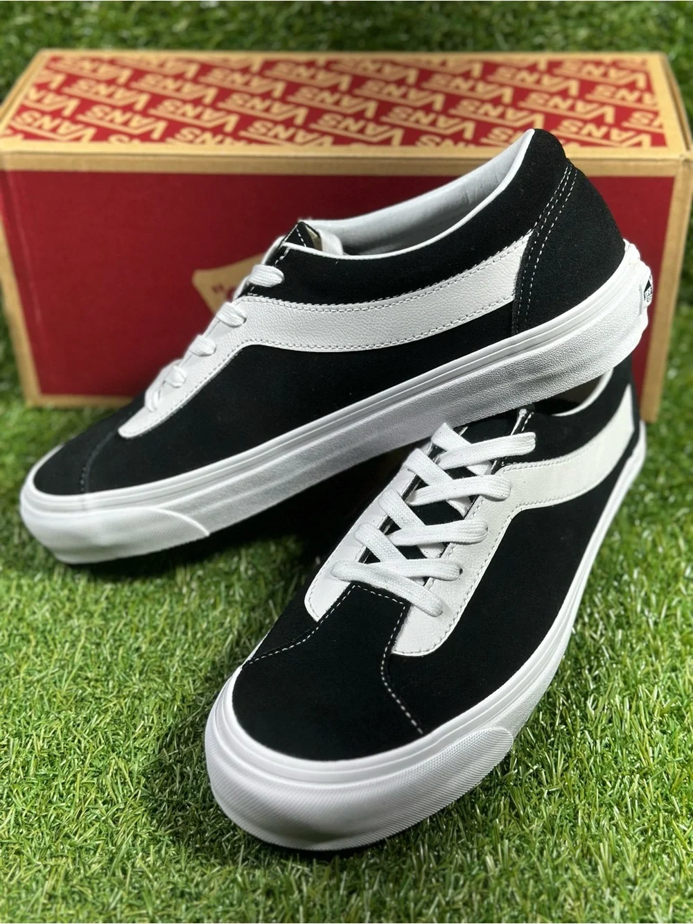 Vans Bold Ni Black and White Low-Top Sneakers, Men’s 10, VN0A3WLPOS7